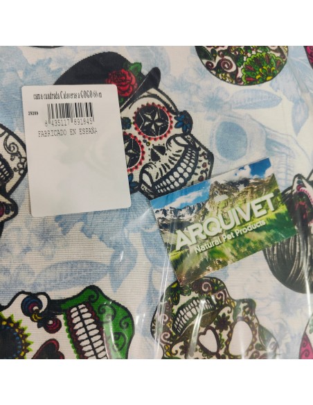 CAMA CUADRADA CALAVERAS 70cm.